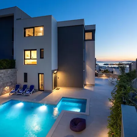 Villa Gastro Lentini Luxury Podstrana