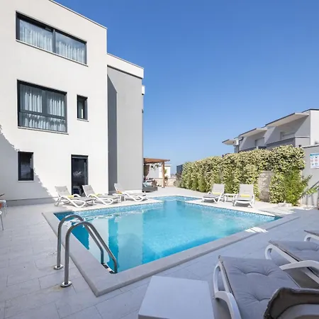 Gastro Lentini Luxury Villa Podstrana