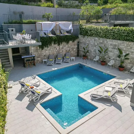 Villa Gastro Lentini Luxury *