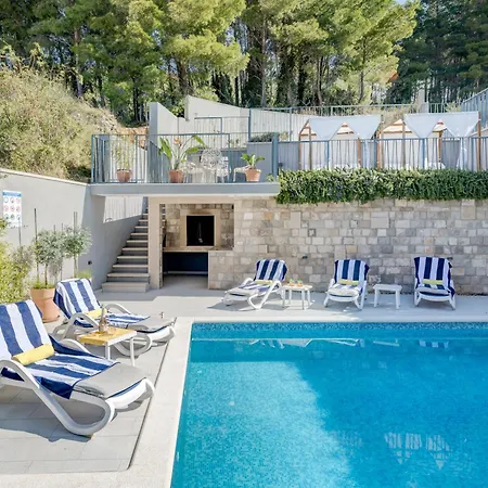 Villa Gastro Lentini Luxury *
