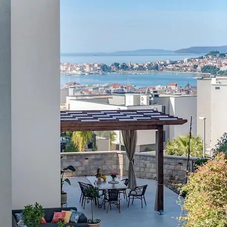 Villa Gastro Lentini Luxury Podstrana