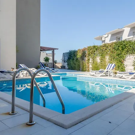 Gastro Lentini Luxury Villa Podstrana