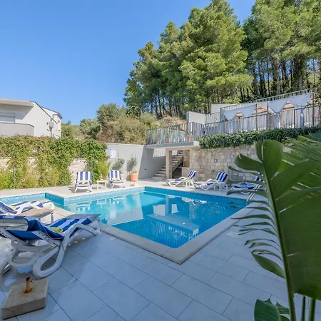 Villa Gastro Lentini Luxury *