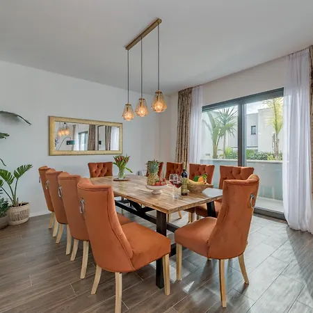 Gastro Lentini Luxury Villa