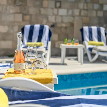 Villa Gastro Lentini Luxury *