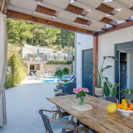 Gastro Lentini Luxury Villa Podstrana