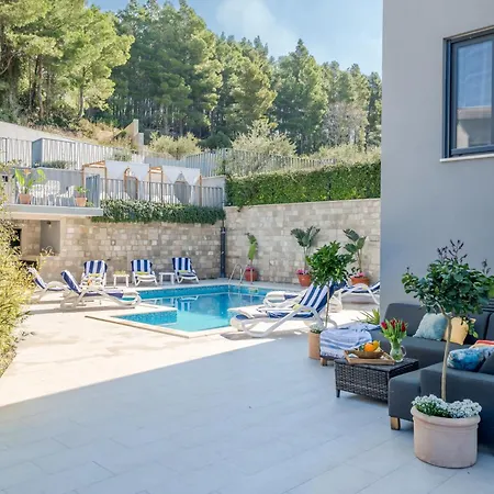 Villa Gastro Lentini Luxury Podstrana