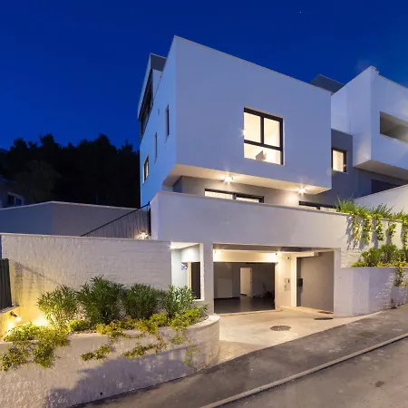 Gastro Lentini Luxury Villa *