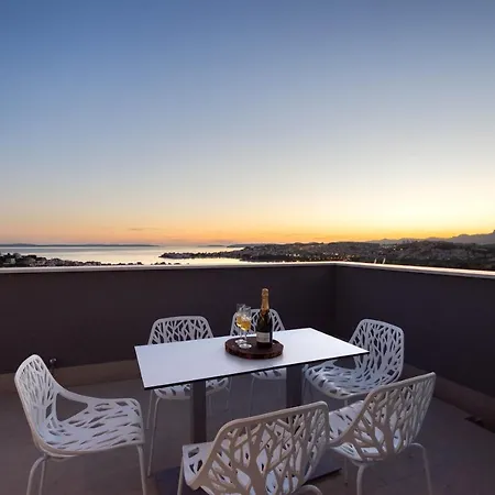 Gastro Lentini Luxury Villa *