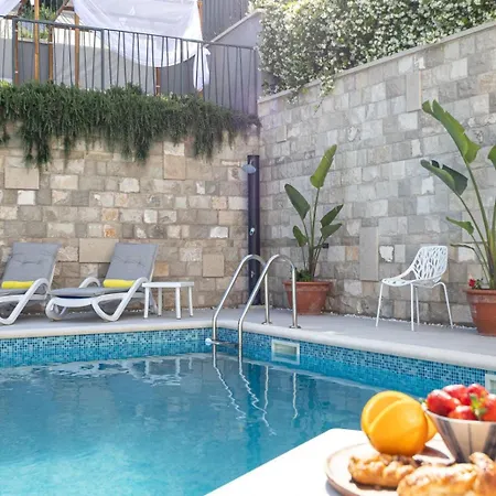 Gastro Lentini Luxury Villa *