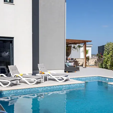 Gastro Lentini Luxury Villa Podstrana