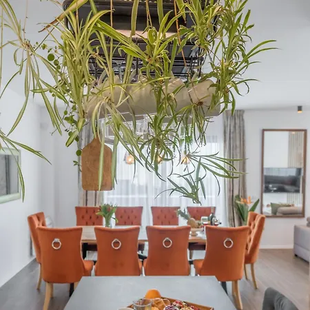 Villa Gastro Lentini Luxury Podstrana