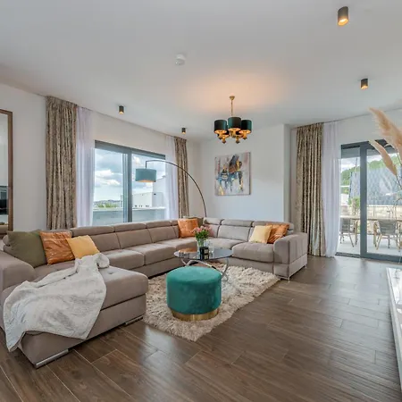 Gastro Lentini Luxury Villa