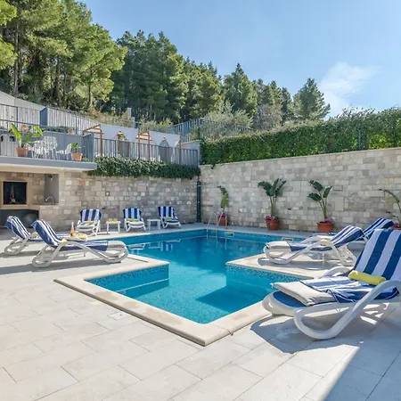 Villa Gastro Lentini Luxury *